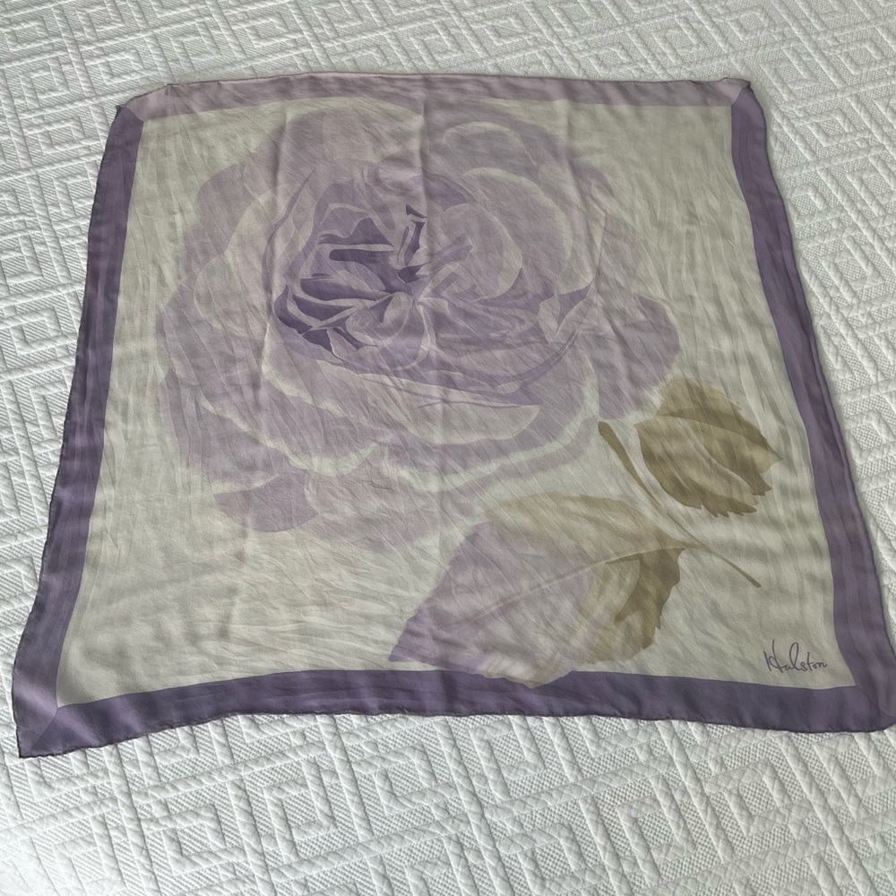 Halston 💯% Authentic vintage scarf